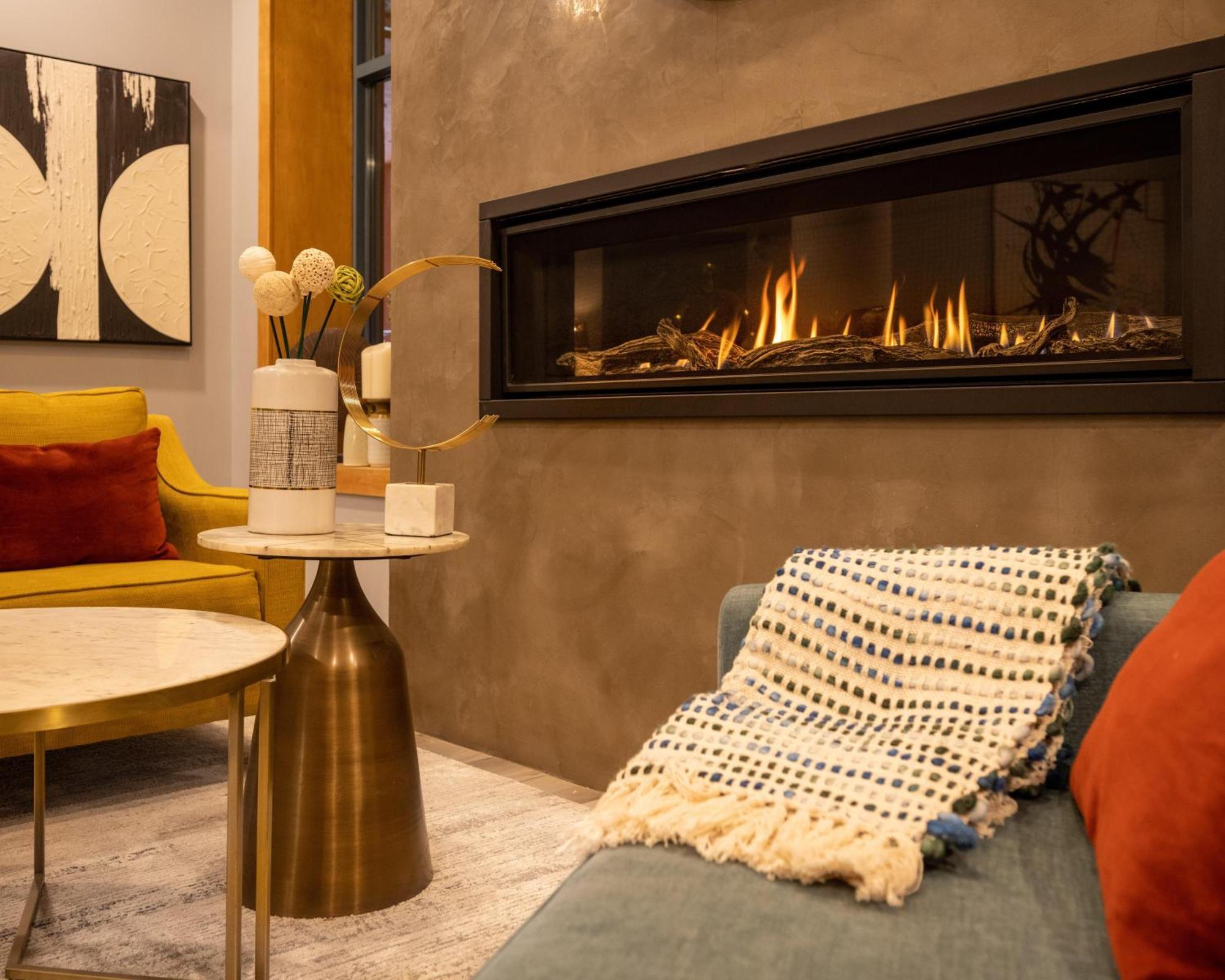 Alpenglow Lodge Family & Work Retreat By Mva Whistler Eksteriør billede